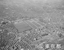 新宿駅周辺と淀橋浄水場