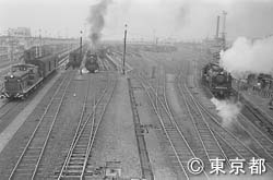 蒸気機関車が並ぶ尾久操車場