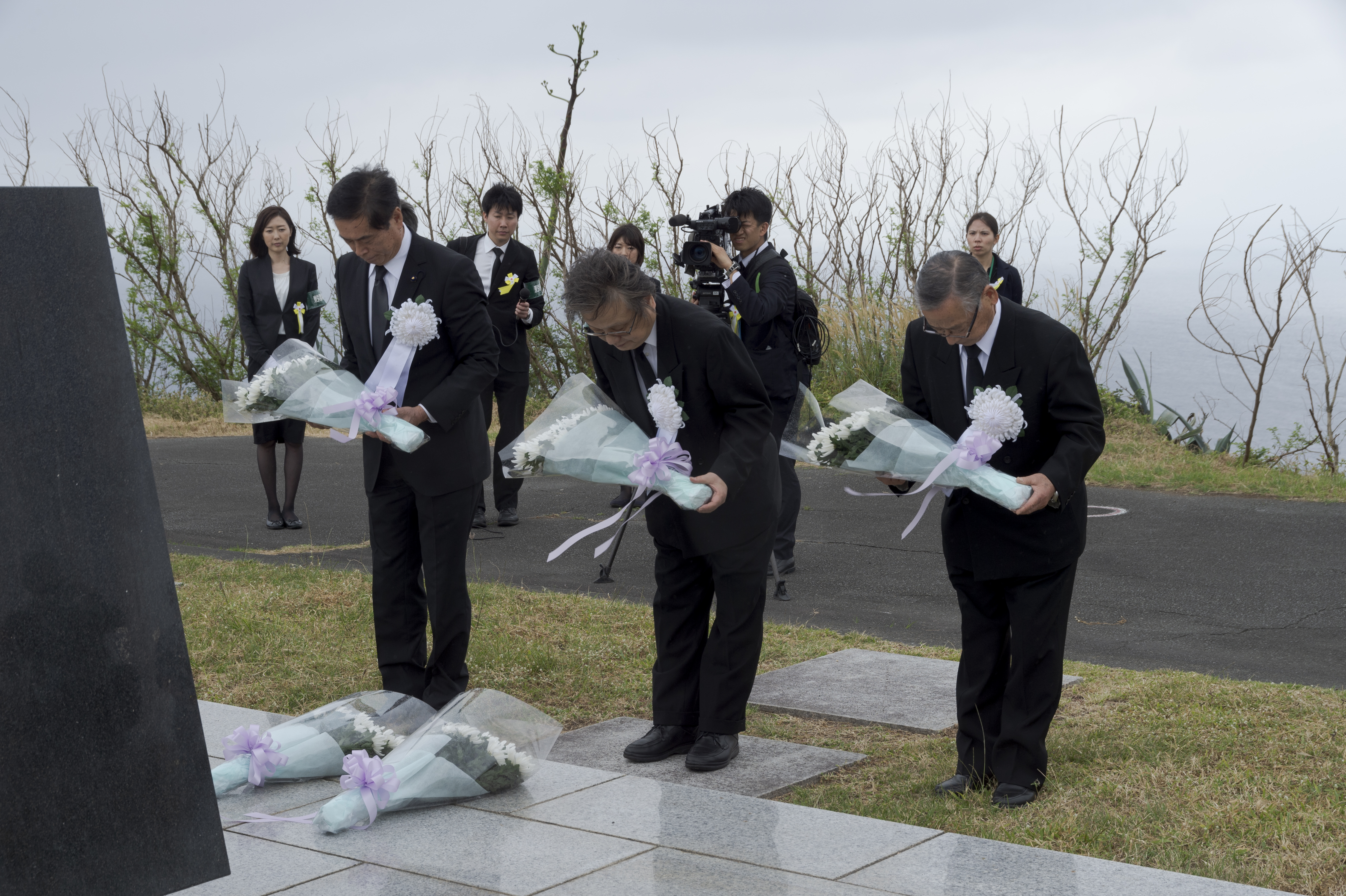 東京都硫黄島での戦没者追悼式の写真です