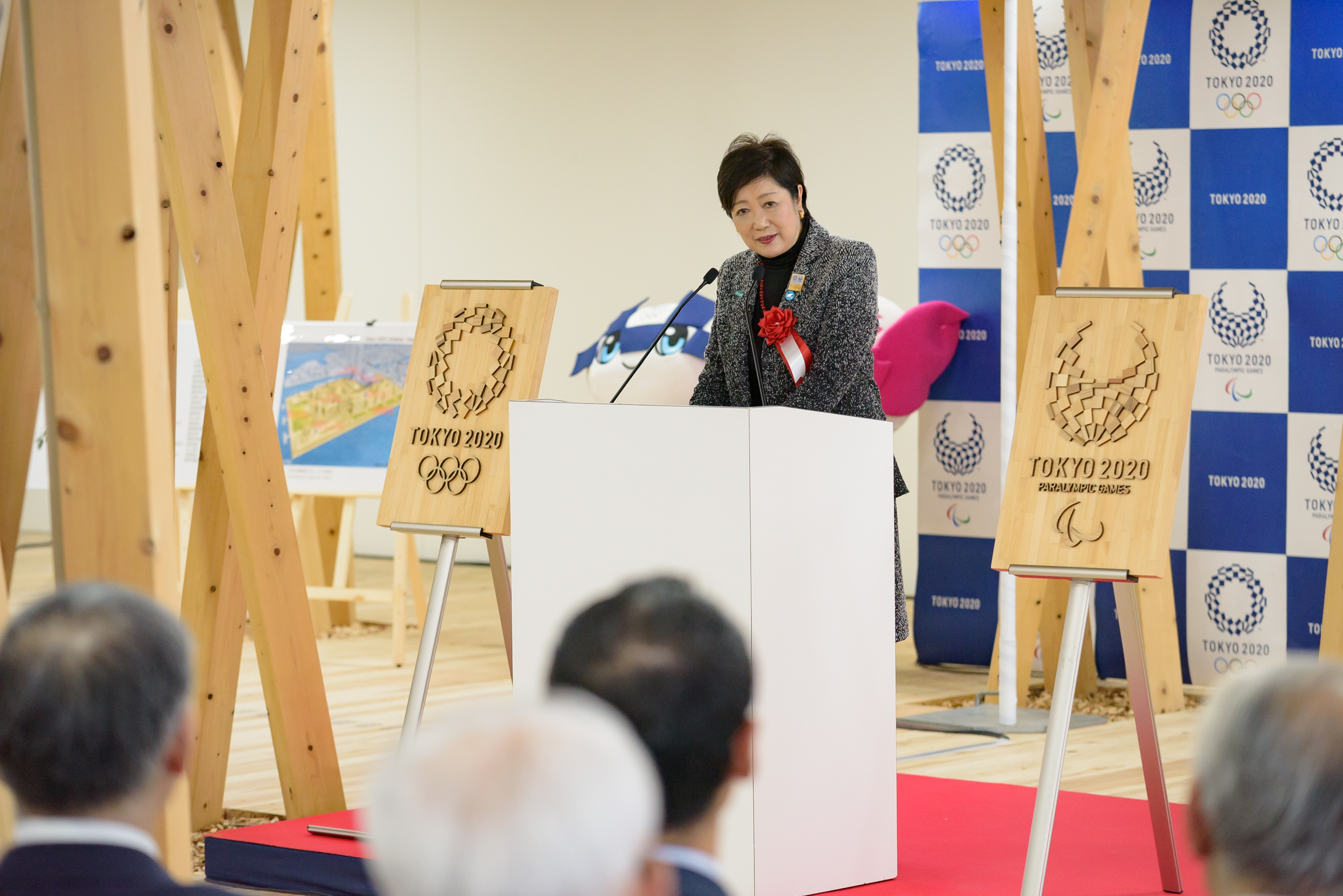 Image of the Governor speaking at the athletes’ village