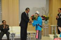 The Campaign Team for the Camellia Festival Visits Governor Ishihara
