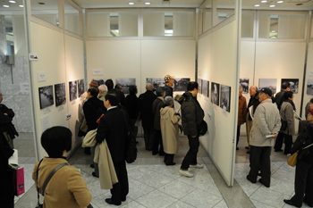 「東京・あの日・あの時」写真展（都庁内会場にて）