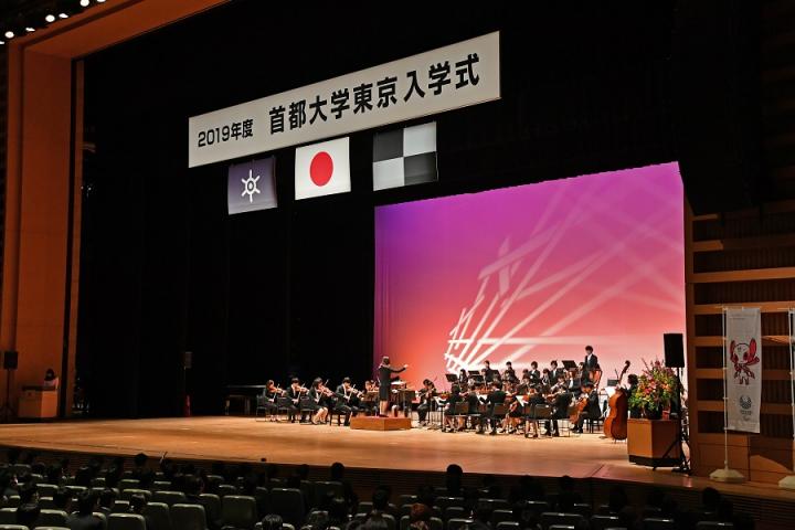 管弦楽団演奏