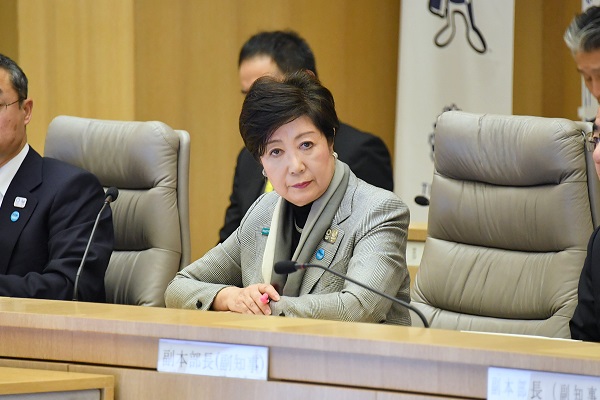 知事の写真
