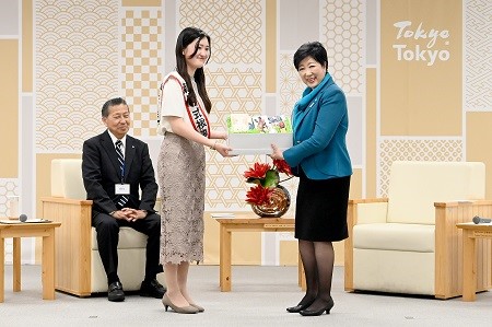 知事と藤井さんの画像