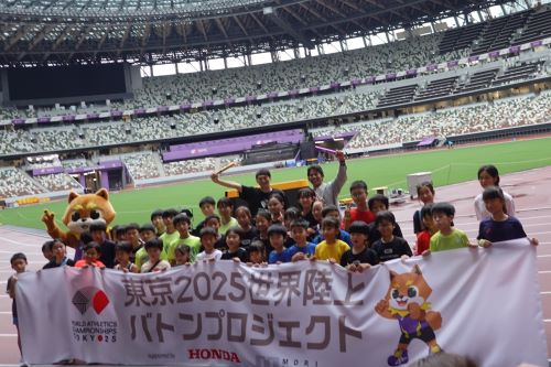 バトンプロジェクト参加者で記念写真