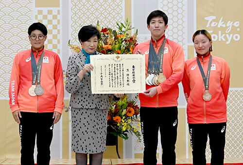 デフ水泳の受賞の様子