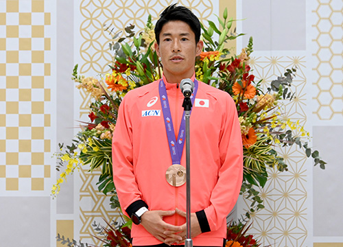 世界陸上男子35キロ競歩で銅メダルを獲得した勝木隼人選手