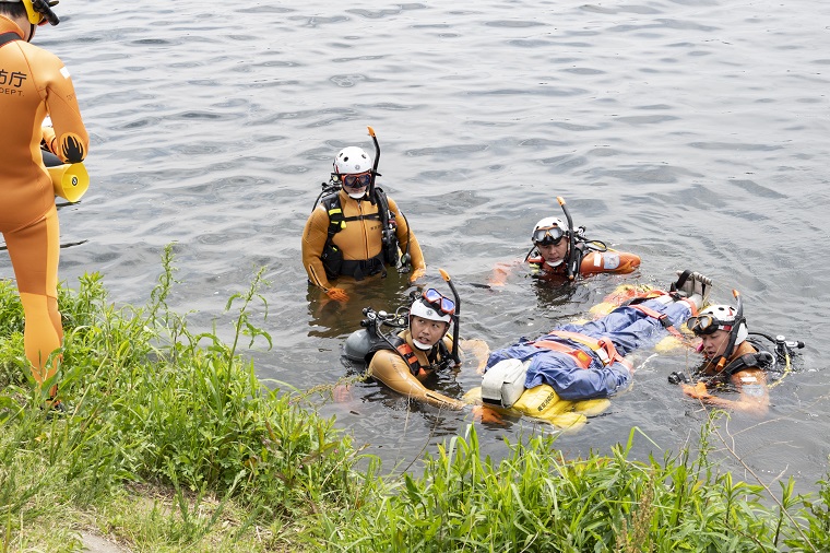 Photo: Training to save a person in need of rescue