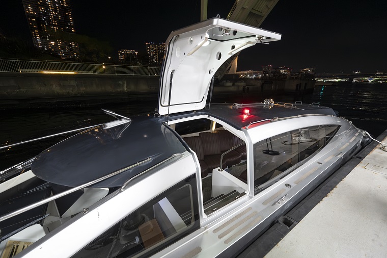 Photo:Limousine Boat