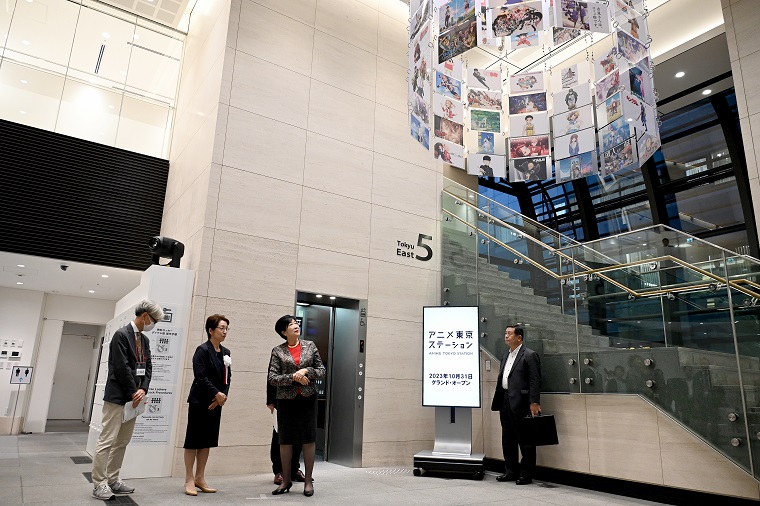 Photo: Governor Koike touring the facility