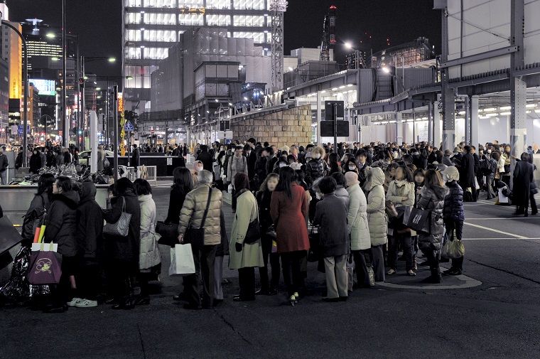 東京駅の行列の様子