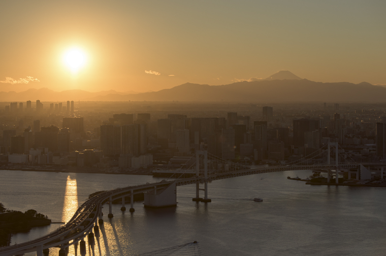 夕景のレインボーブリッジ