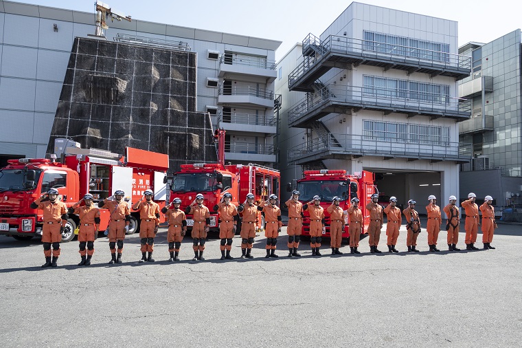 ハイパーレスキュー隊が整列する写真