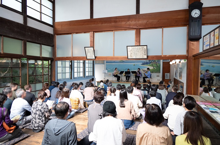 子宝湯でのまちなかコンサートの写真